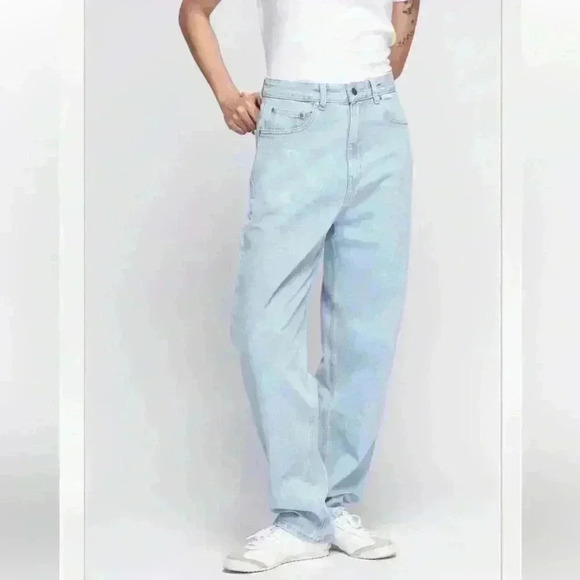 KOTN Unisex Antifit Denim high-waisted jeans light wash 36/32 (12-14). - Picture 13 of 16